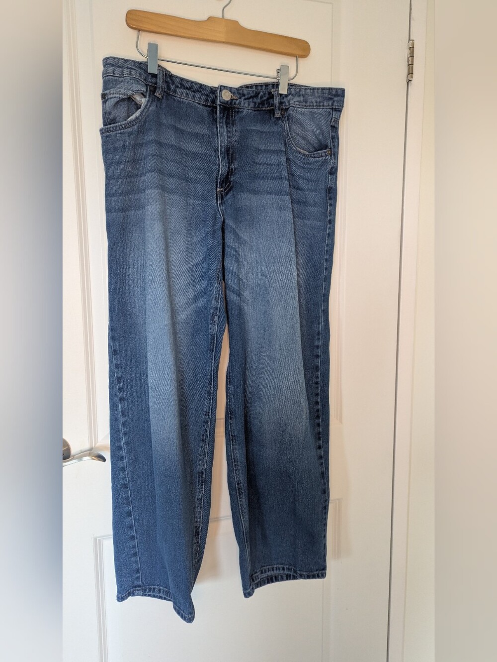 Refuge Denim Medium Wash Wide Leg Jeans Size 13